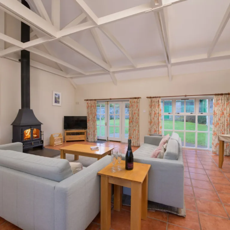 GTW25 Your Stay Woodend