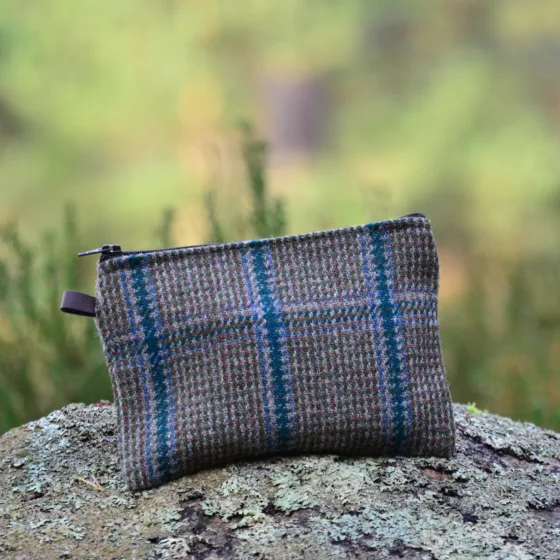 Small purse tweed