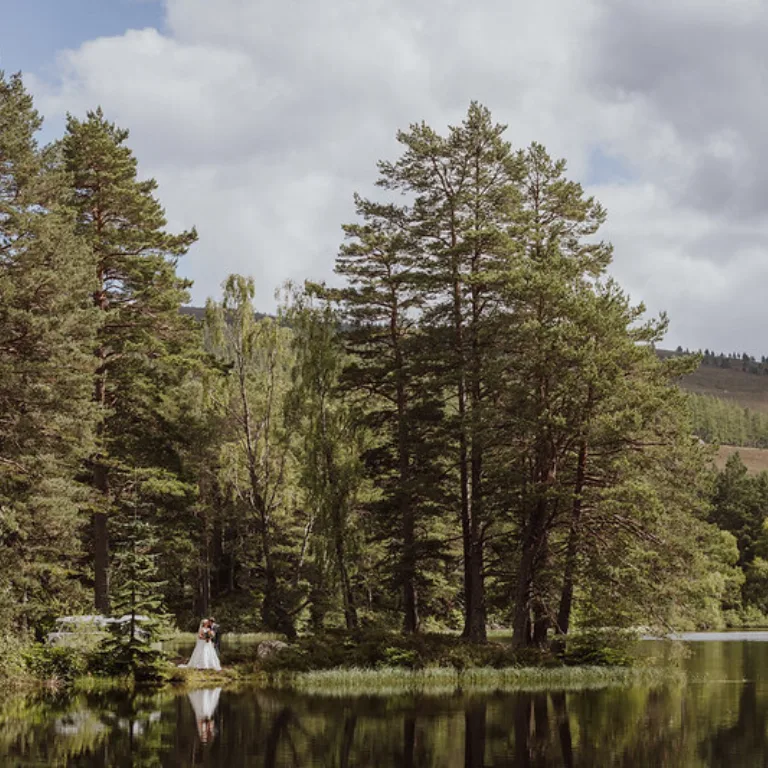 GTW25 Trout Loch Wedding Couple Full Landscape